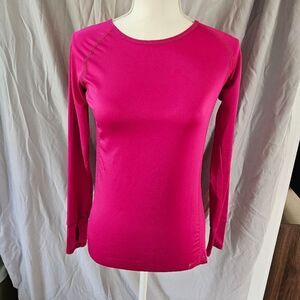 Like new ladies Danskin Now size 4-6 long sleeve tee